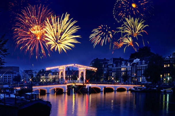 «Новорічними казковими містами: Париж + БеНіЛюкс»