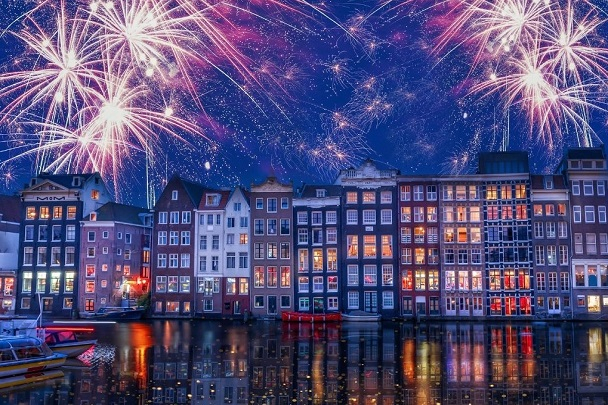 «Сім відтінків Новорічного Бенілюксу»